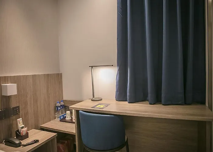 Premium Queen Room